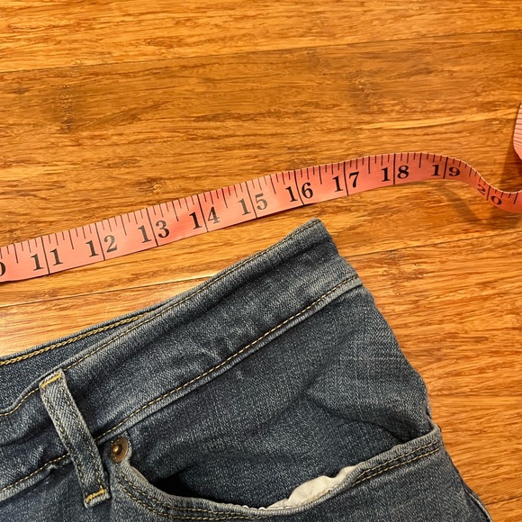 Levi's Class Bootcut Medium Dark Wash Blue Denim Jeans. Size 32" X 30" - Picture 12 of 15